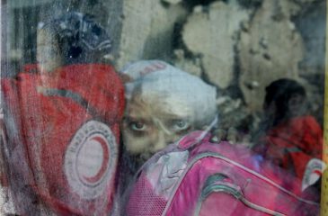 시리아 : ICRC, 알레포 동부에서 3만 5천 명 대피 작전 펼쳐